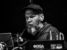 Kevin_Drumm_by_Peter_Gumaskas
